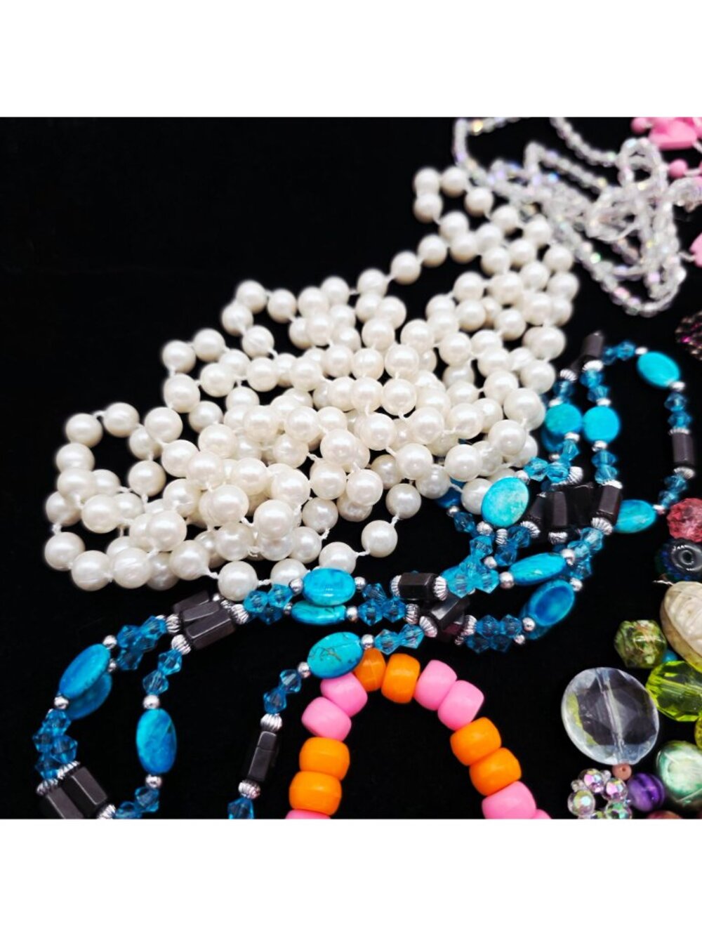 Loose Bead Lot Plastic Lucite UV Glow Pearls Flowers Necklace Magnetic - Picture 4 of 13